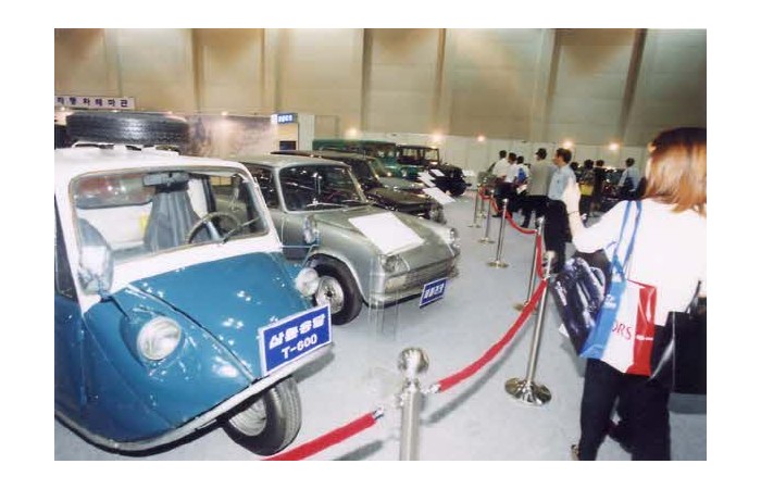2001 Motor Show On-site coverage73