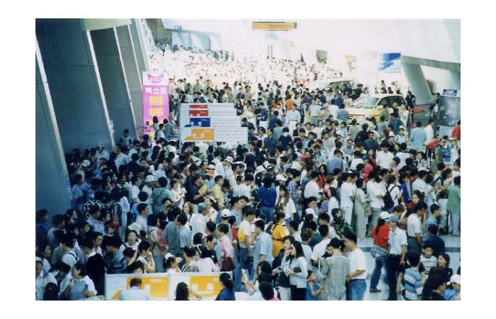 2001 Motor Show On-site coverage70