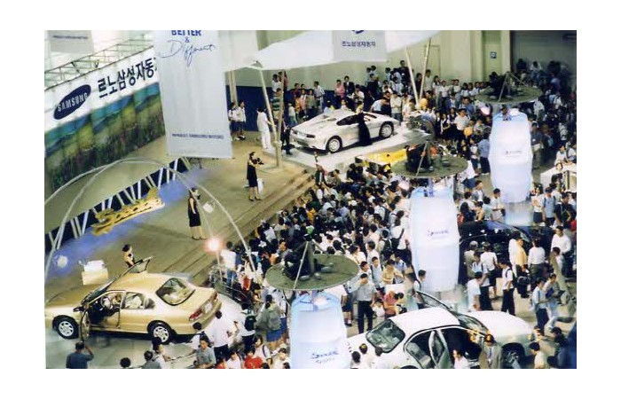 2001 Motor Show On-site coverage24