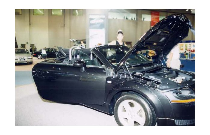 2001 Motor Show On-site coverage12