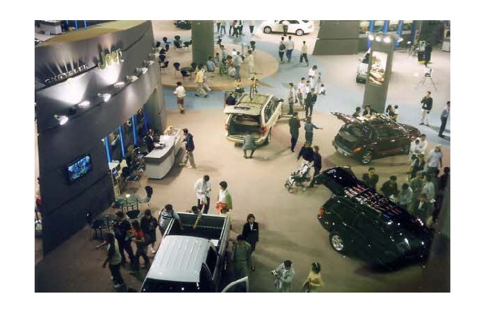 2001 Motor Show On-site coverage7